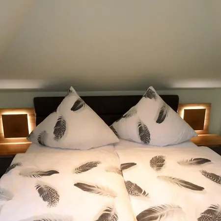 Wappen Von - 70 M Zum Apartment *