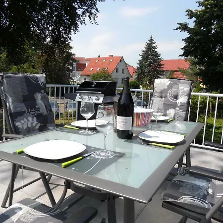 Wappen Von - 70 M Zum Apartment *